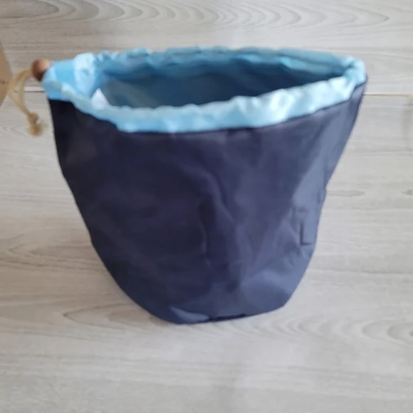 Avon Drawstring Toiletry Bag - Picture 6 of 7